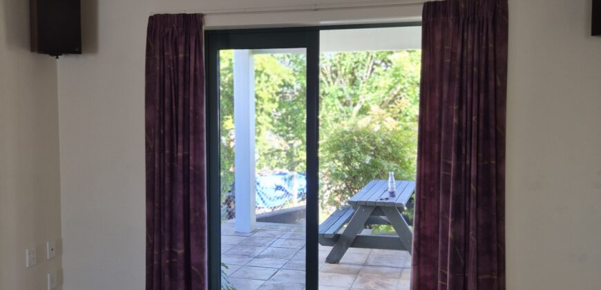 Prime OHOPE Location – Private 2 Bedroom Downstairs Unit