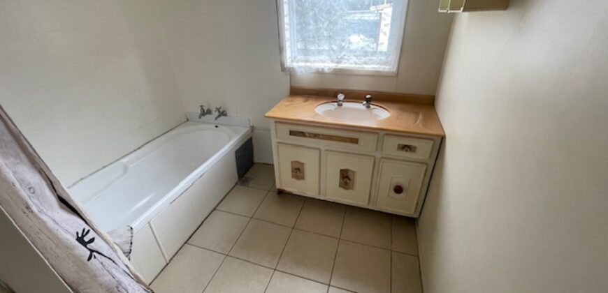 KING ST: EASY WALKING DISTANCE TO RIVER & TOWN