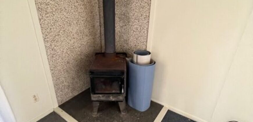 3 Bedroom Home – Great Location Close to Schools and Town