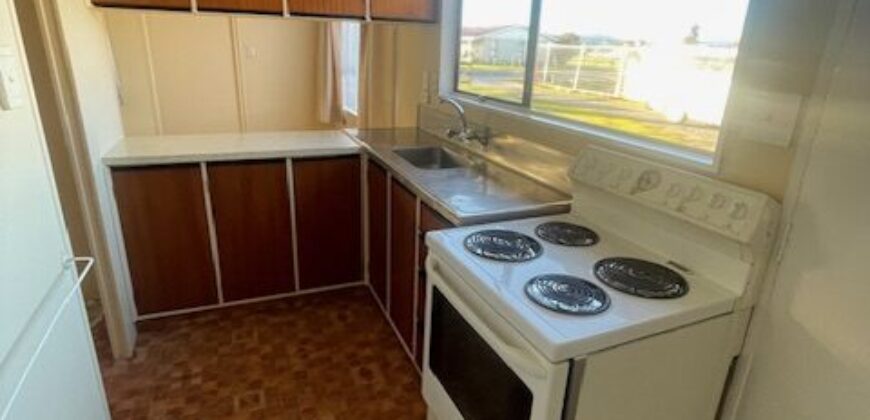 SPACIOUS FRONT UNIT – LONG TERM RENTAL