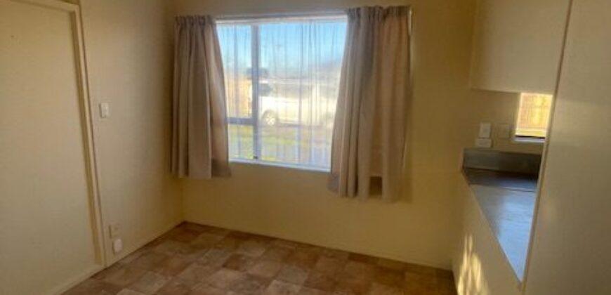 SPACIOUS FRONT UNIT – LONG TERM RENTAL