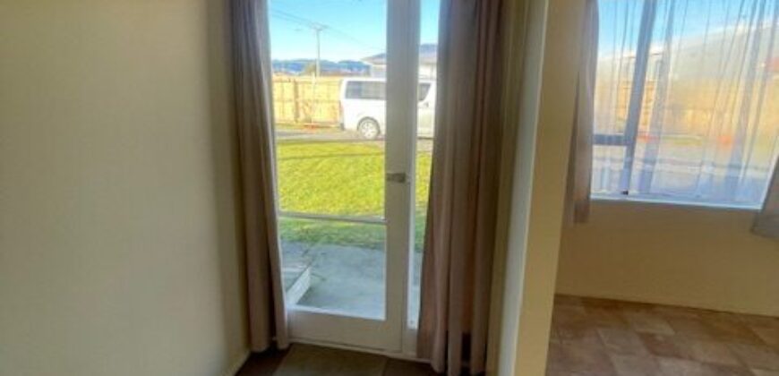 SPACIOUS FRONT UNIT – LONG TERM RENTAL