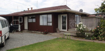 SPACIOUS FRONT UNIT – LONG TERM RENTAL