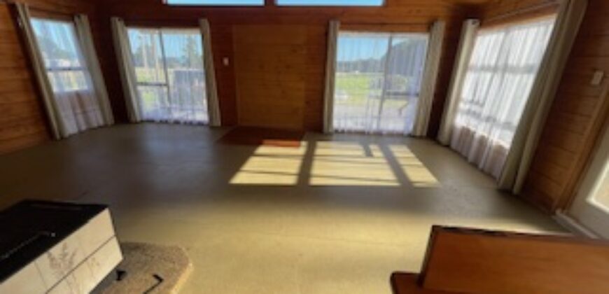 Peaceful Rural Retreat – Private, Fully Fenced & Pet Friendly