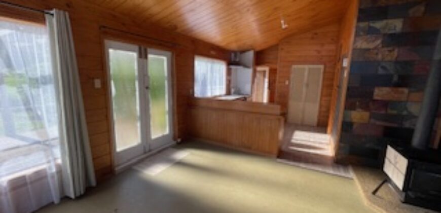Peaceful Rural Retreat – Private, Fully Fenced & Pet Friendly