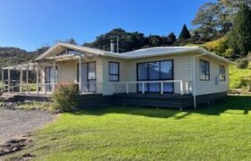 Peaceful Rural Retreat – Private, Fully Fenced & Pet Friendly