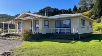 Peaceful Rural Retreat – Private, Fully Fenced & Pet Friendly