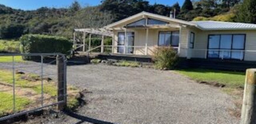 Peaceful Rural Retreat – Private, Fully Fenced & Pet Friendly